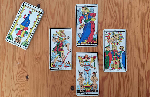 Plano Consciente - Escuela de Tarot y Psicomagia