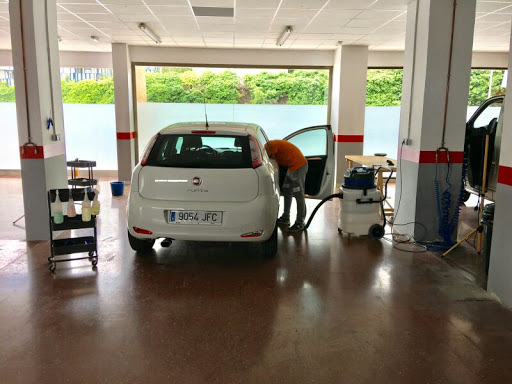 Aina Car - Alquiler de Coches, Furgonetas, Camiones en Parets del Vallès - Barcelona